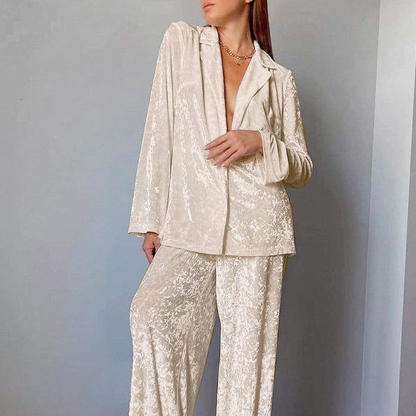 π Cozy Velvet Pajama Set Long Sleeve & Pants β Soft, Warm & Stylish Loungewear π€