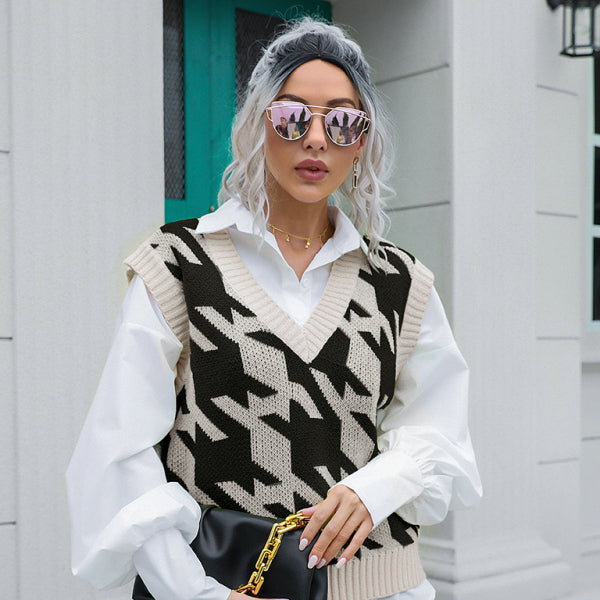 π€ Cozy Chic Houndstooth V-Neck Sweater Vest β Trendy & Stylish for Fall π