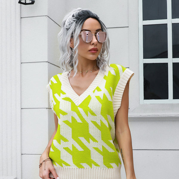 π€ Cozy Chic Houndstooth V-Neck Sweater Vest β Trendy & Stylish for Fall π