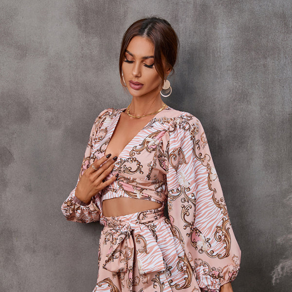 β¨ Chic Hollow-Out Long Sleeve V-Neck Romper β Trendy & Stylish Jumpsuit for Women β¨