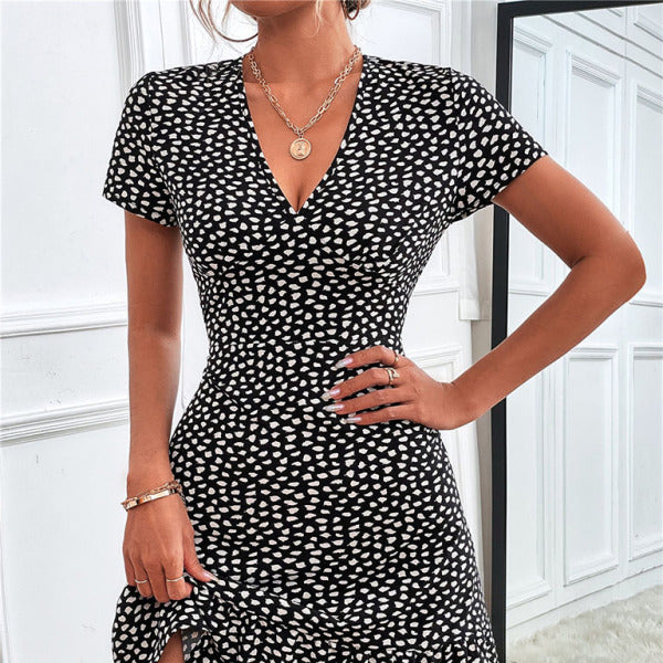 🌸 Chic & Flirty V-Neck Floral Dress – Perfect for Vacation & Date Night! 🌸