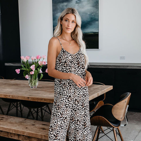 🖤 Chic & Sexy Wide-Leg Jumpsuit – Effortless Style for Any Occasion ✨