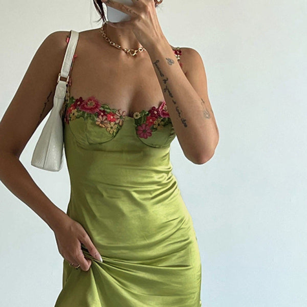 ✨ Waist-Cinching Embroidered Mini Dress – Sexy, Curve-Hugging & Chic ✨