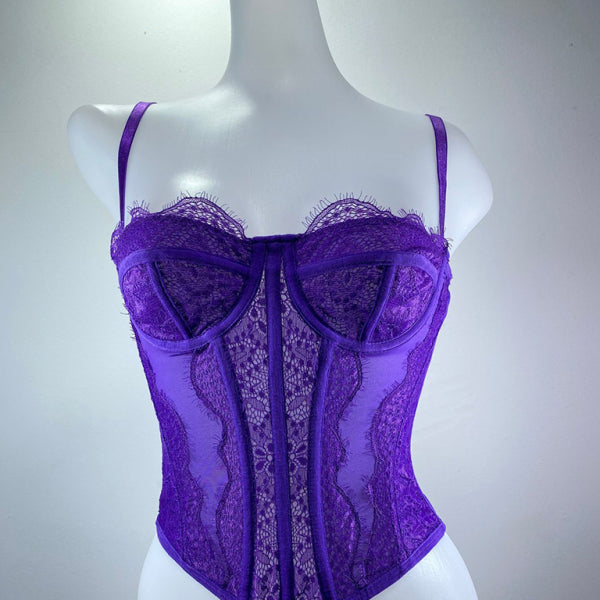 β¨ Lace Embroidered Sexy Tube Top β Backless, Stylish & Trendy Must-Have β¨