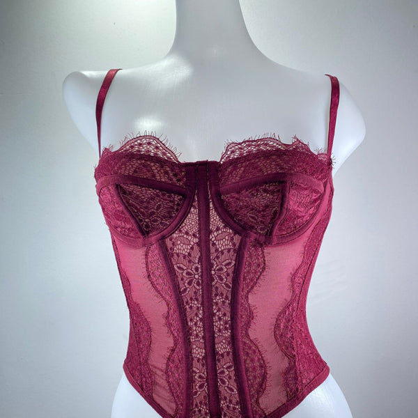 β¨ Lace Embroidered Sexy Tube Top β Backless, Stylish & Trendy Must-Have β¨