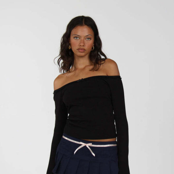 β¨ Chic Off-Shoulder Lace Bow Top β Trendy Long Sleeve Knit for Any Season β¨