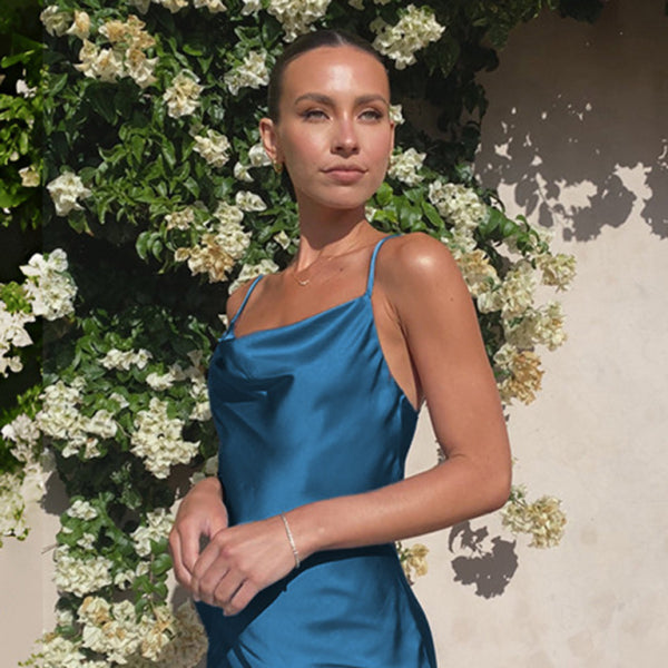 💃 Sleek & Sexy Deep V-Neck Slim Dress – Perfect for Any Occasion ✨