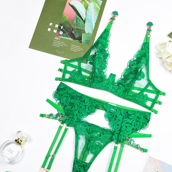 🔥 Retro Embroidered Lingerie Set – Sexy Push-Up Bra & Panty 💕