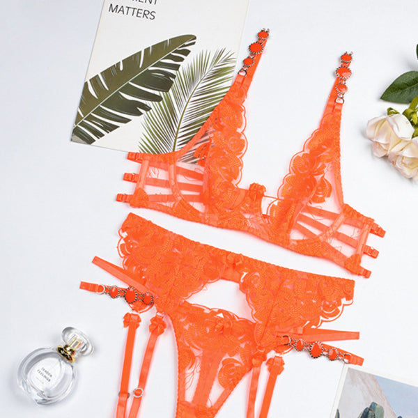 🔥 Retro Embroidered Lingerie Set – Sexy Push-Up Bra & Panty 💕