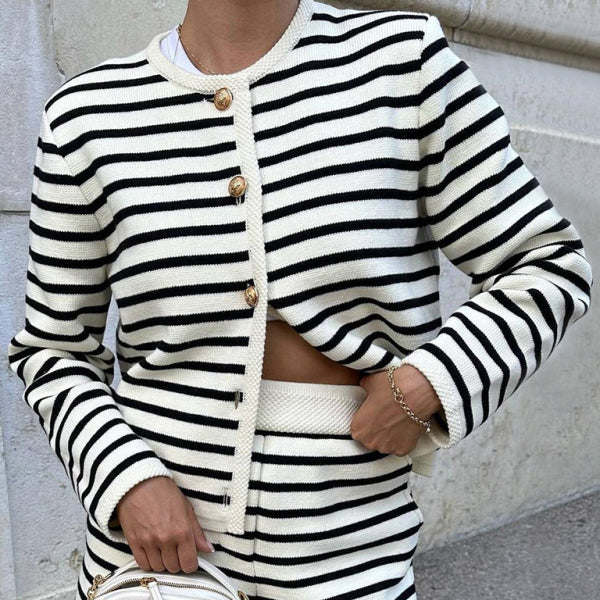 β¨ Striped Two-Piece Cardigan & Shorts Set β Chic & Comfy Outfit for Any Season β¨