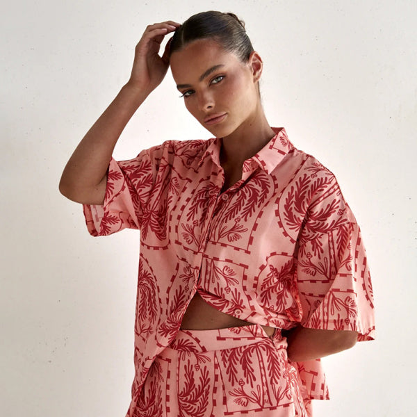 β¨ Chic Printed Short-Sleeve Cardigan & Shorts Set β Perfect Resort Outfit β¨