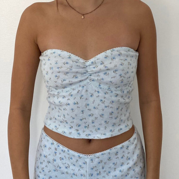 β¨ Chic Floral Tube Top & Lace Shorts Set β Trendy & Comfy Outfit for Spring Summer βοΈ