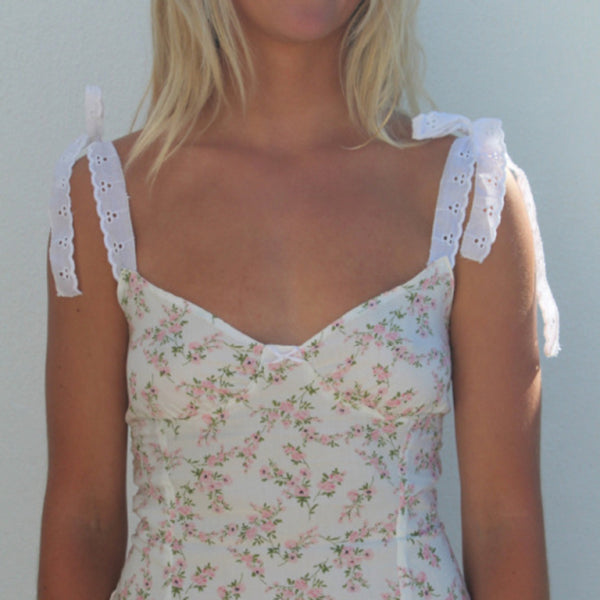 ✨ Boho Chic V-Neck Tank Top – Floral Print Summer Cami 🌸💖