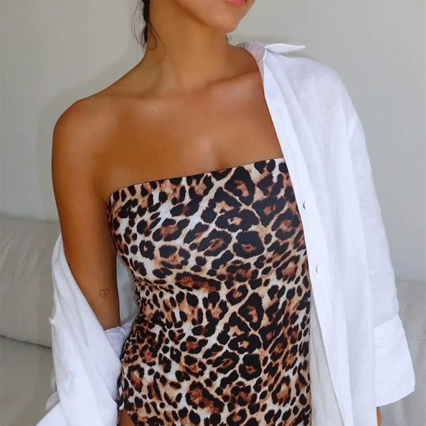π Chic Leopard Print Bandeau One-Piece Swimsuit Slim Fit Sexy Swimwear π