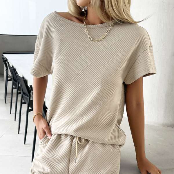 ✨ Chic Knitted Two-Piece Set – Casual Crew Neck Top & Shorts for Summer Vibes ✨