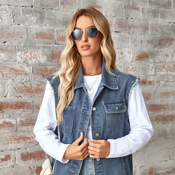 Chic Denim Vest Waistcoat – Trendy & Stylish Layering Staple for All Seasons