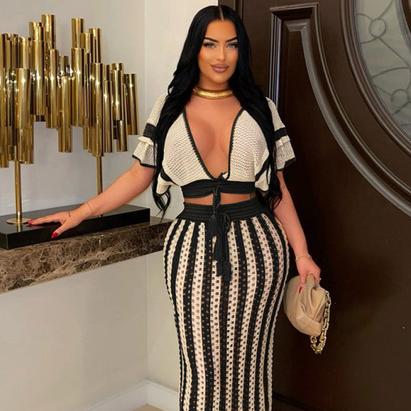 🖤 Sexy V-Neck Knit Skirt Set – Striped, Chic, & Flattering 💫