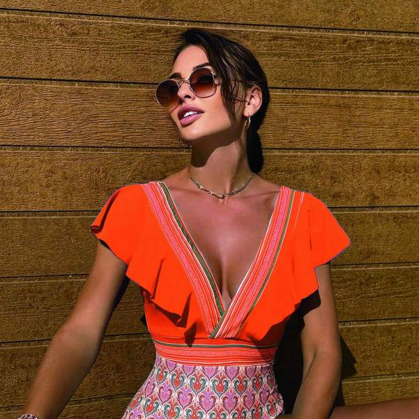 π Sexy V-Neck Ruffled Backless Swimsuit β Flirty & Chic One-Piece for Summer Vacays βοΈ