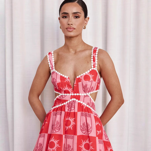 🖤 Lace Suspender Mini Dress – Sexy & Chic Vacation Look 🖤