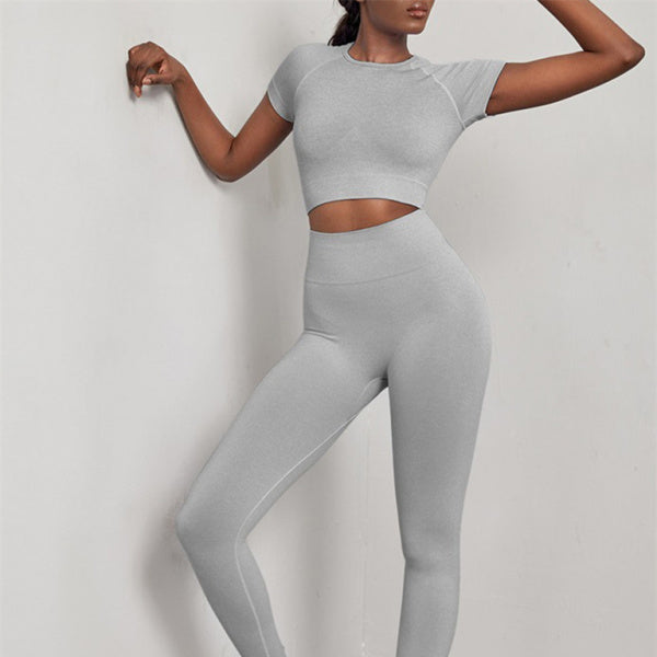 π₯ Seamless Yoga Set Short Sleeve and Leggings β Chic, Comfy, and Gym-Ready π₯
