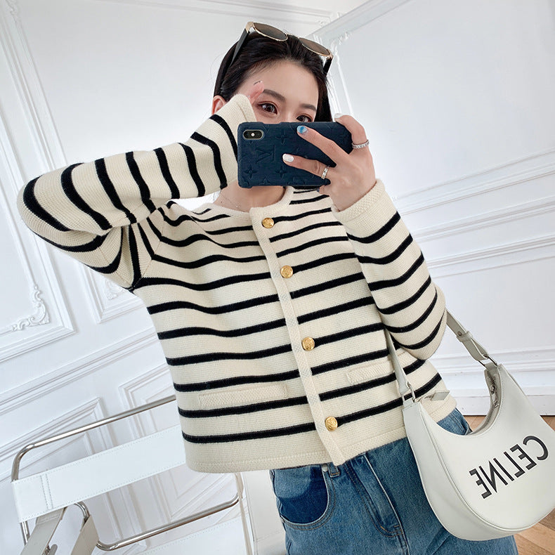 🧥 Cozy Striped Knit Cardigan – Chic Long Sleeve Sweater for Any Season ✨