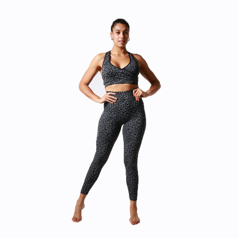 🖤 Leopard Print Yoga Set – Seamless, Stylish & Supportive 🖤