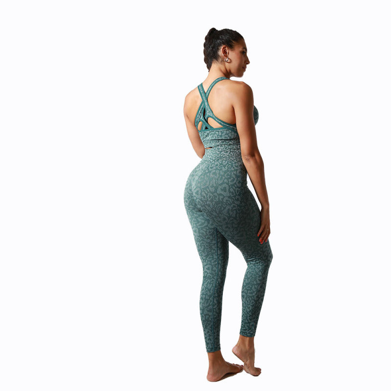 🖤 Leopard Print Yoga Set – Seamless, Stylish & Supportive 🖤
