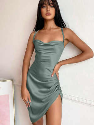 🔥 Sexy Tube Top Slit Dress – Backless, High Waist & Flattering Fit ✨