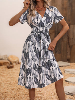 🌿 Leaf Print V-Neck Midi Dress – Chic & Breezy Vacation Outfit ✨