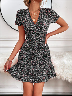 🌸 Chic & Flirty V-Neck Floral Dress – Perfect for Vacation & Date Night! 🌸