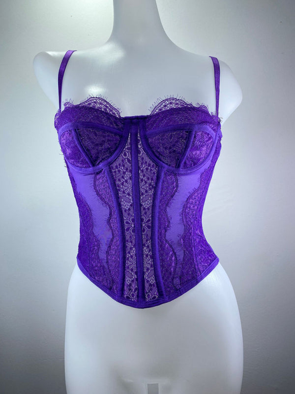 Lace Embroidered stylish Tube Top – Backless, Stylish & Trendy Must-Have