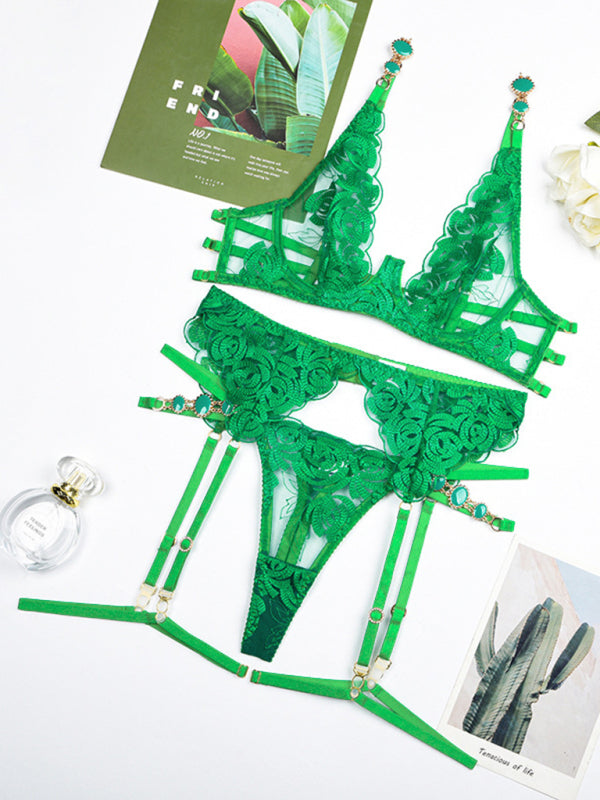 Retro Embroidered intimates Set – stylish Push-Up Bra & Panty