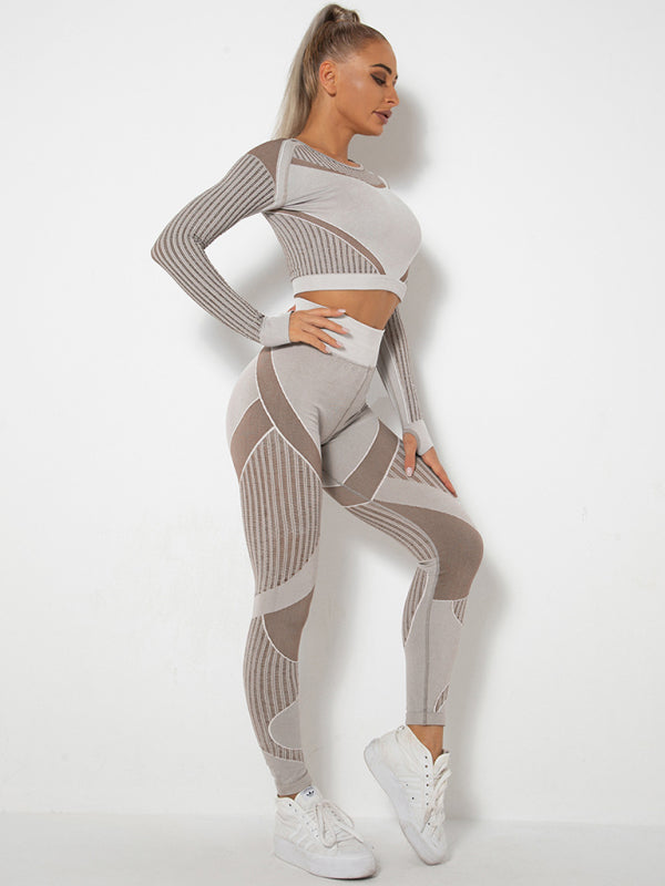 🖤 Seamless Striped Yoga Set – Stretch, Slay & Stay Stylish 🖤