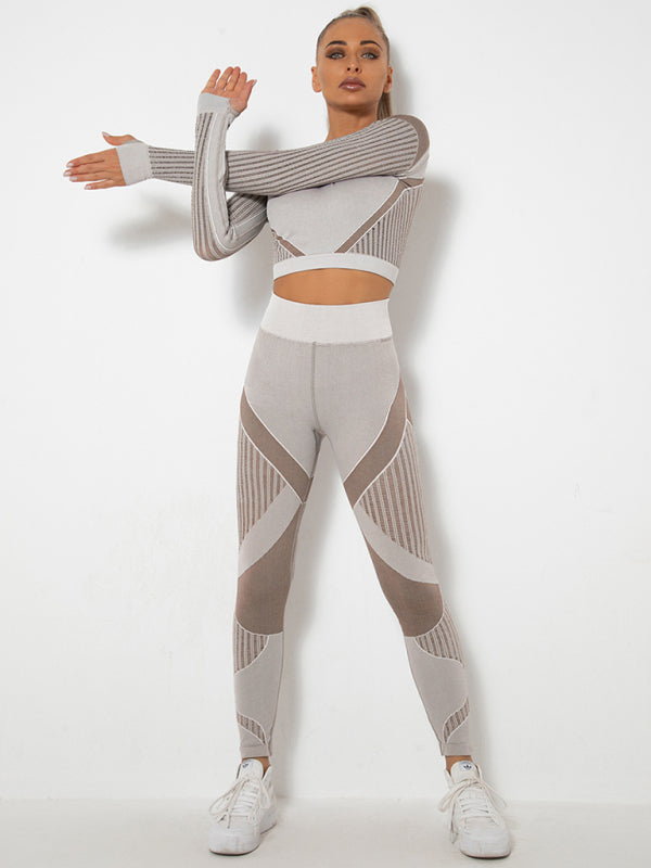 🖤 Seamless Striped Yoga Set – Stretch, Slay & Stay Stylish 🖤