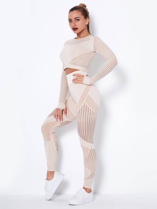 🖤 Seamless Striped Yoga Set – Stretch, Slay & Stay Stylish 🖤