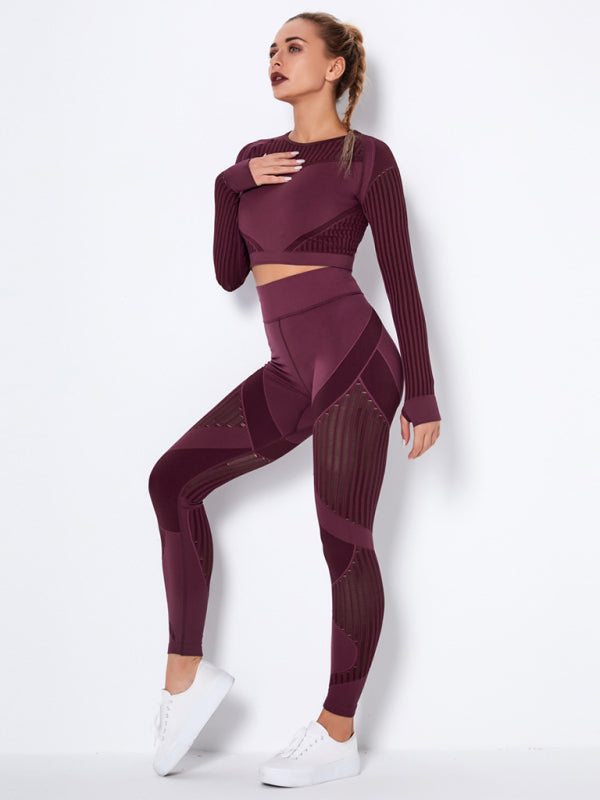 🖤 Seamless Striped Yoga Set – Stretch, Slay & Stay Stylish 🖤