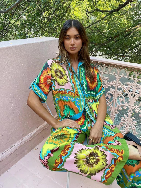 Chic Printed Two-Piece Set – Casual Holiday Vibes