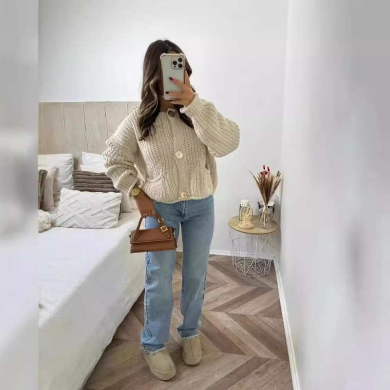 🧥 Cozy Chic Chunky Knit Sweater Big Button Cardigan for Women - Fall Winter Must-Have ✨