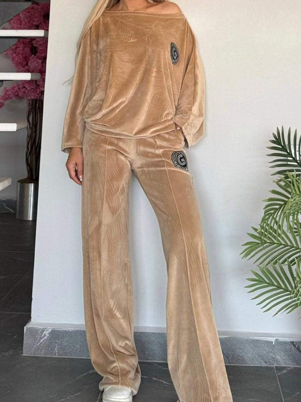 Luxe Gold Velvet Two-Piece Set – Chic Bat Sleeve Lounge Outfit