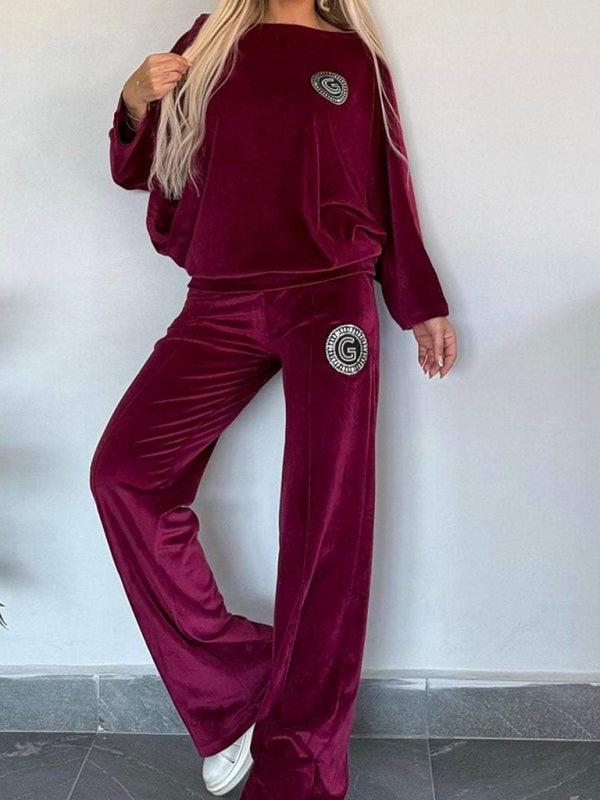 Luxe Gold Velvet Two-Piece Set – Chic Bat Sleeve Lounge Outfit