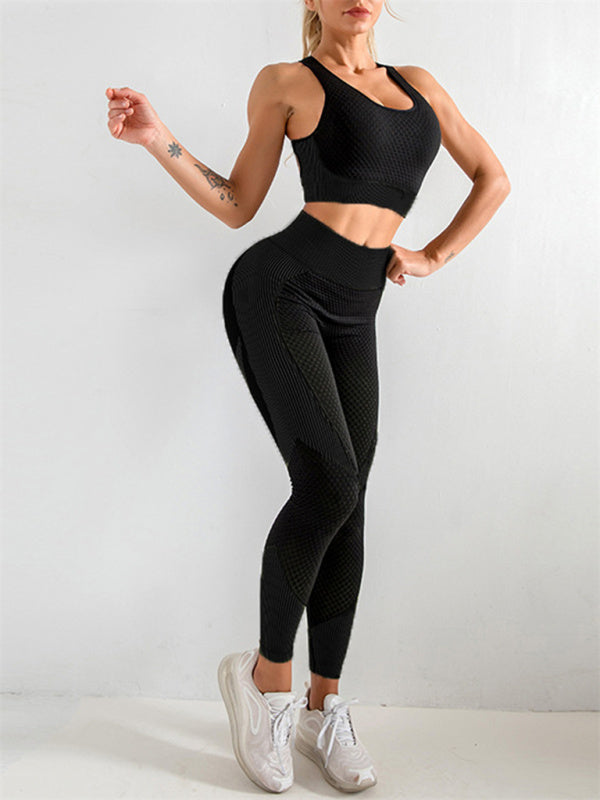 🧘‍♀️ Sculpt & Flow Yoga Set – Halter Neck Tank + High Waist Leggings for Effortless Style ✨